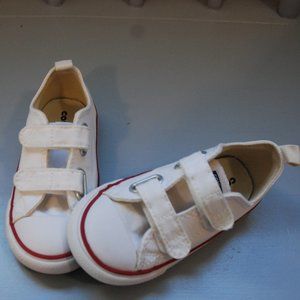Converse All Star White Low Kids / Toddler Shoes - Velcro Closure - Size 8